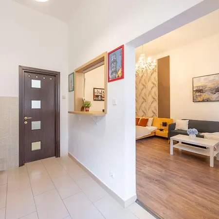 Elizabeth Boulevard *