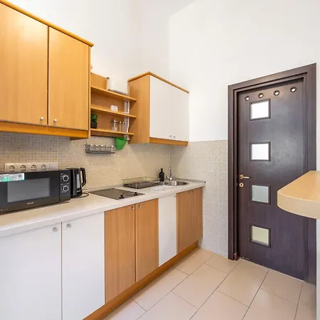 Elizabeth Boulevard Apartment